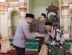 Wujud Kepedulian Polri, Polres Pekalongan Sebar Paket Alat Sholat Jelang Ramadhan