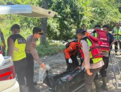 Mayat Pria Lansia Ditemukan Tersangkut di Sungai Bojong Pekalongan