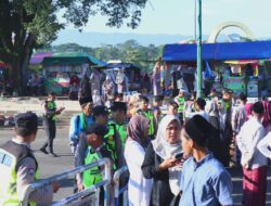 Ratusan Polisi Dikerahkan Amankan Pemberangkatan Jamaah Haji di Pekalongan