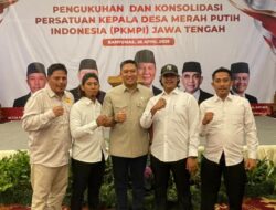 Pengukuhan PKMPI Jateng, Kades dari Pekalongan Hadir dan Berfoto Bersama Wamentan Mas Dar