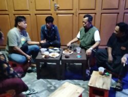 Diskusi Santai di Angkringan Cicir, Ketua DPRD Kab Pekalongan Bahas Pembangunan hingga Keterbukaan Informasi