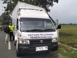 Mobil Pengangkut Ompreng SPPG Watupayung Terguling di Kaibahan, Sopir Mengaku Ban Terbentur Benda Asing