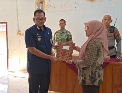 Warga Tagih Ketegasan Pemkab, Kades Randumuktiwaren Baru Diberhentikan Sementara