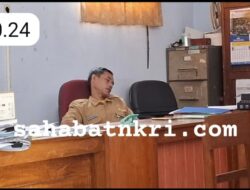 Diduga Tertidur Saat Jam Kerja, Oknum PPPK di Kantor Kecamatan Lebakbarang Jadi Sorotan. (14/7)