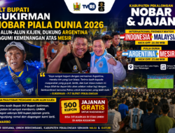 PLT Bupati Sukirman Nobar Bersama Warga, Hidupkan UMKM Alun-alun Kajen