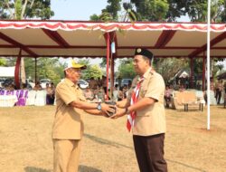Kades Kulu Terima Simbolis 95 Bibit Buah dari Kwarcab Pramuka Kabupaten Pekalongan