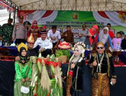Karnaval Kecamatan Wonopringgo Semarakkan HUT ke-81 Kemerdekaan Bangsa Indonesia,Plt Bupati Pekalongan Berbaur dengan warga. 