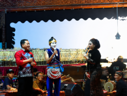 PLT Bupati Pekalongan Sukirman Bersama Niken Salindri Ajak Generasi Muda Tak Pantang Menyerah untuk Terus Belajar