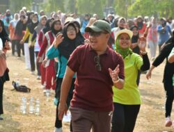 Senam Massal CFD Kajen, Plt. Bupati Sukirman Ajak Masyarakat Budayakan Hidup Sehat