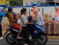 Dharma Wanita Dindikbud Kabupaten Pekalongan Gelar Jumat Berkah, Bagikan Ratusan Nasi Kotak